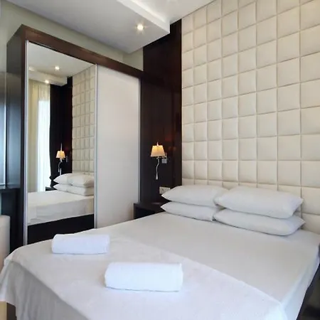 Shine Aparthotel