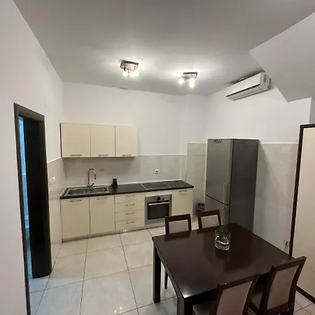 Aparthotel Shine 4*