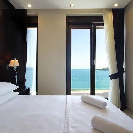 Shine 4* Budva