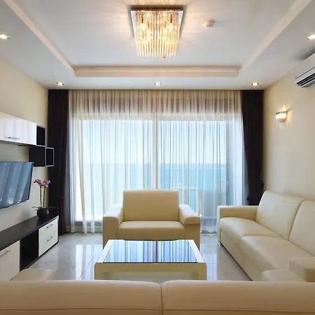 Aparthotel Shine 4*