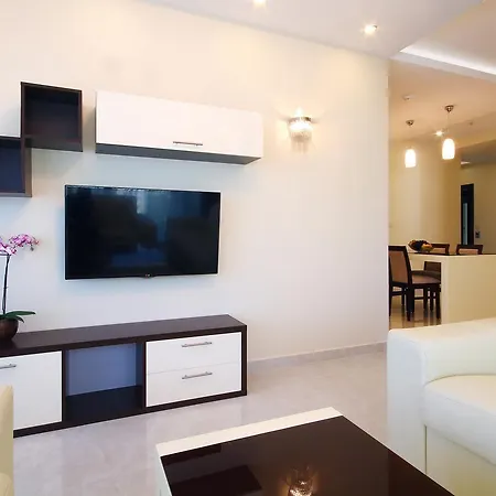 Shine Aparthotel Budva