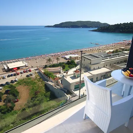 Shine Aparthotel 4*